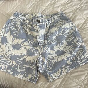 Chubbies “you drive me daisys” shorts